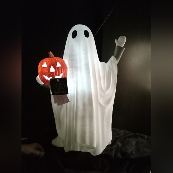 Nwt Large light up ghost holding jack o lantern light up ghost holding pumpkin - Picture 1 of 2
